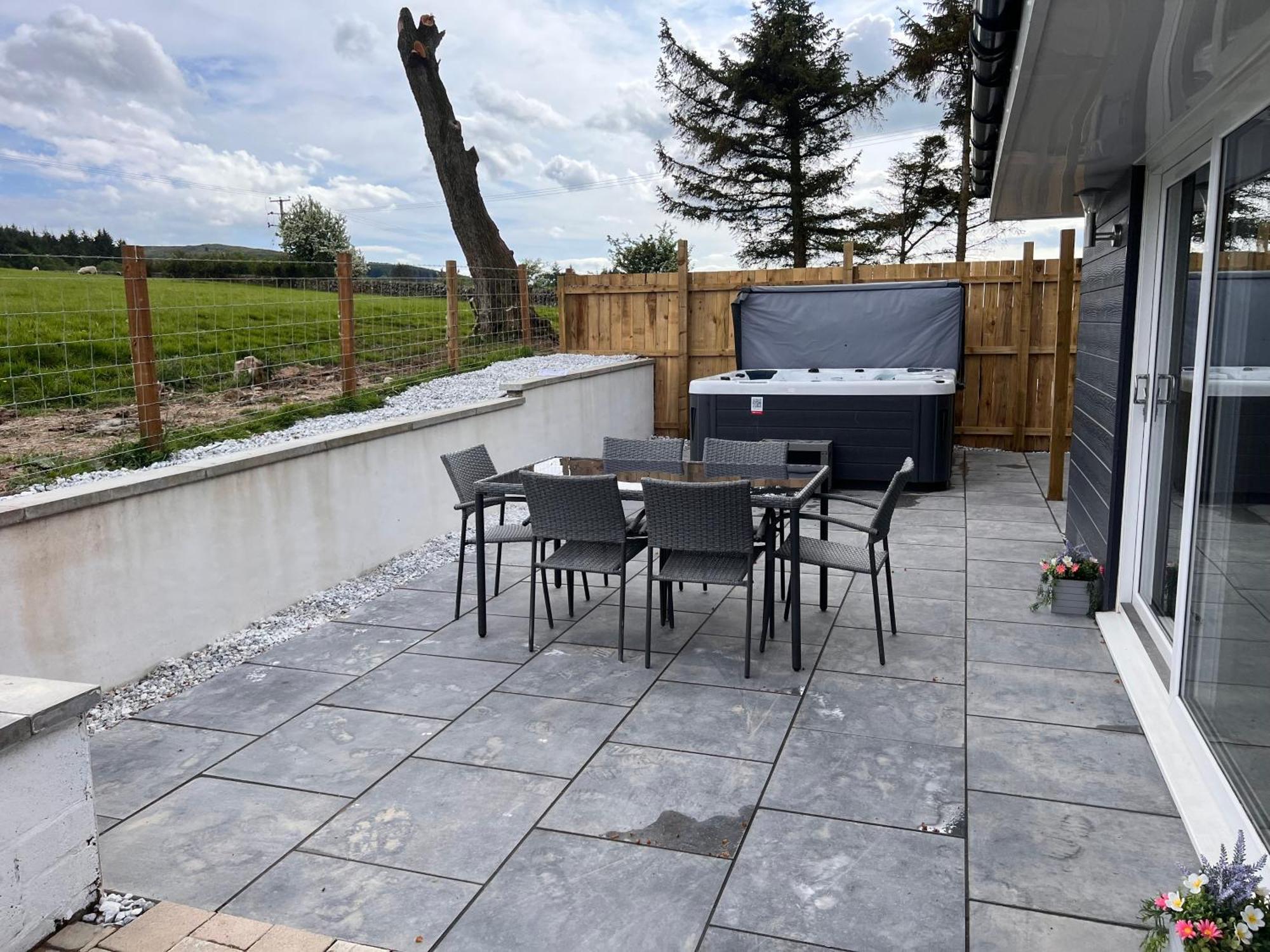 Woodlane Lodge With Private Hottub & Pool Table Dumfries Bagian luar foto